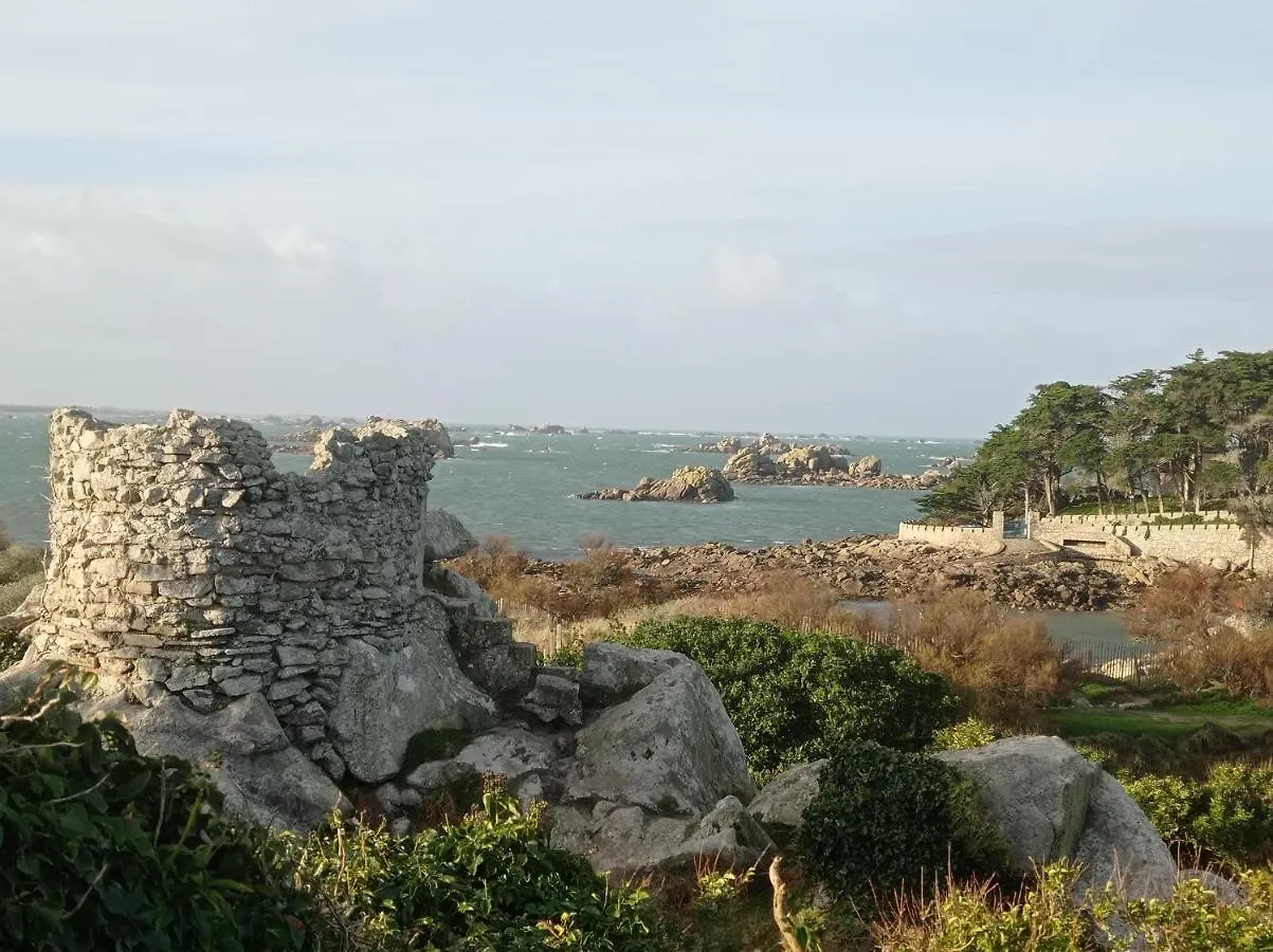 Maison Vue Mer Et Campagne Sibiril